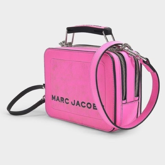 Marc Jacobs Handbags - Marc Jacobs The Box Bag Crossbody w/ Double Zipper and Two Compartments 8” x 6”